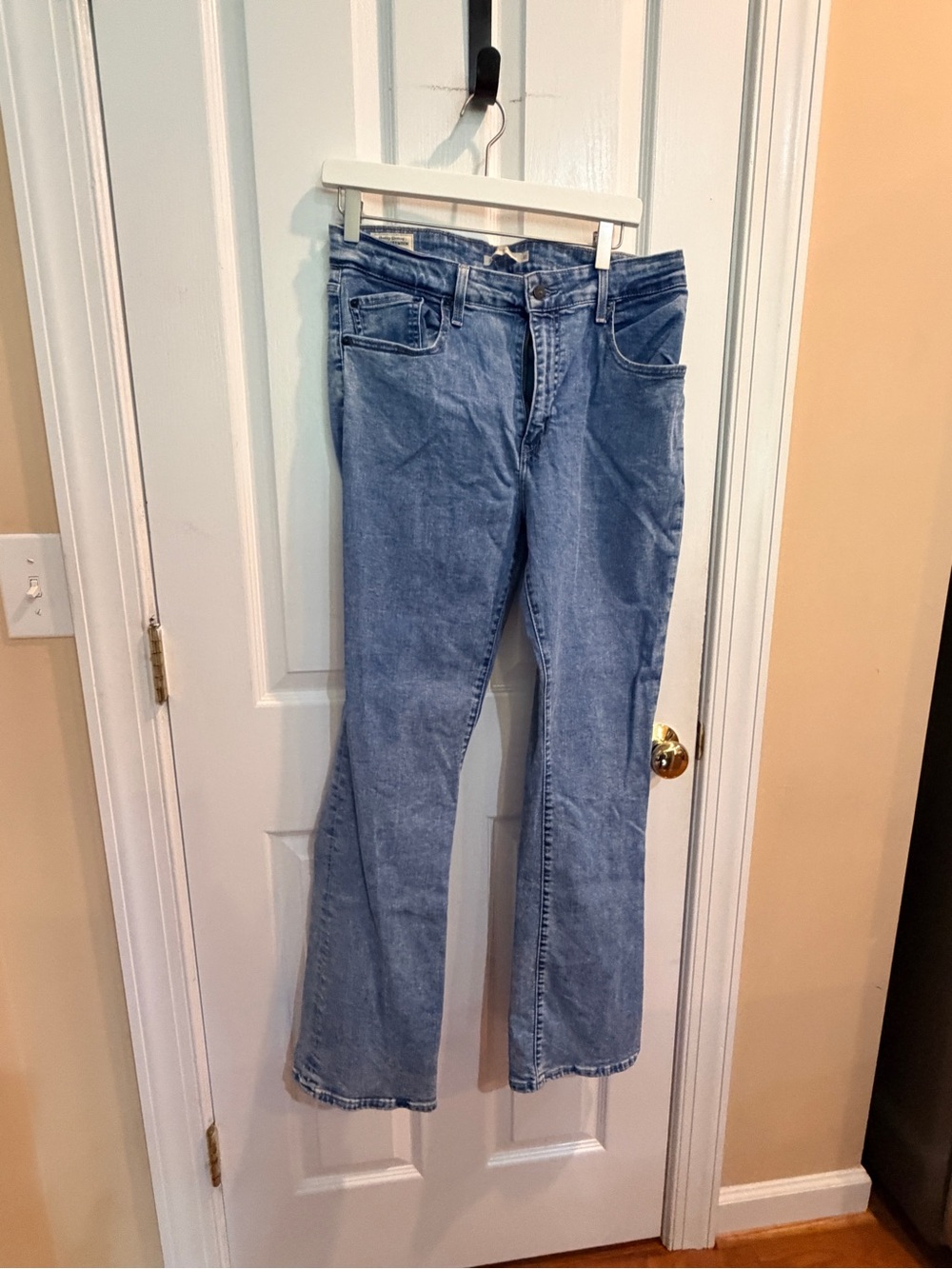 Women’s Classic Women's Light Blue Denim Jeans Boot Cut Size 32